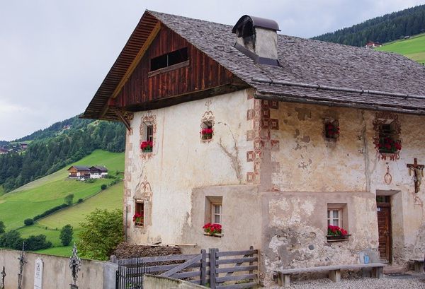 Który krzyż na ścianę będzie najlepszy?