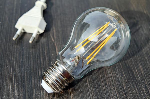 Jak oszczędzać energię? Sprawdź wskazówki!